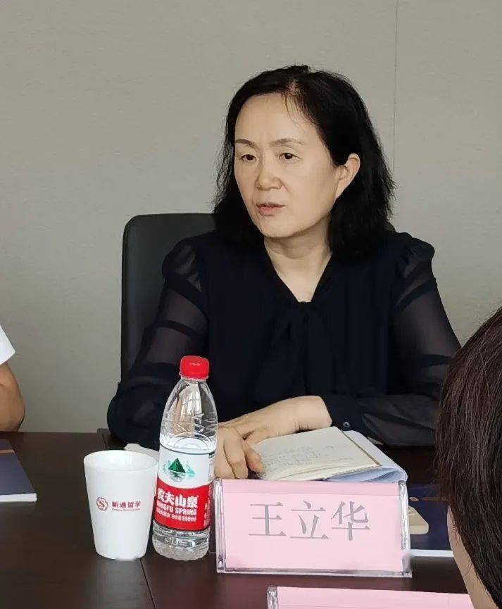 周松一听取汇报12日下午,周松一一行来到富阳区调研.