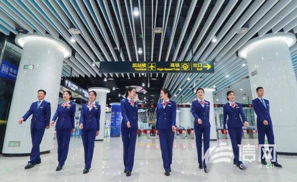 气质佳能力强青岛地铁耐冬服务示范班组亮相