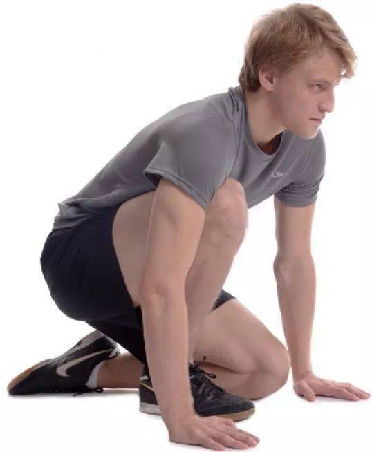 4个在短跑前必做的拉伸动作