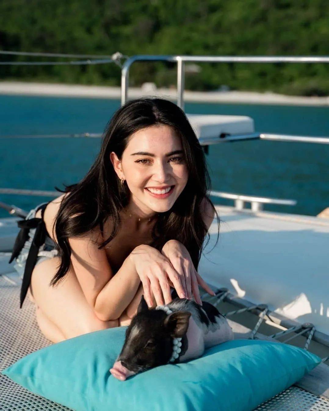 上衣|泰式美人Mai的夏日穿搭，你确定不想学？