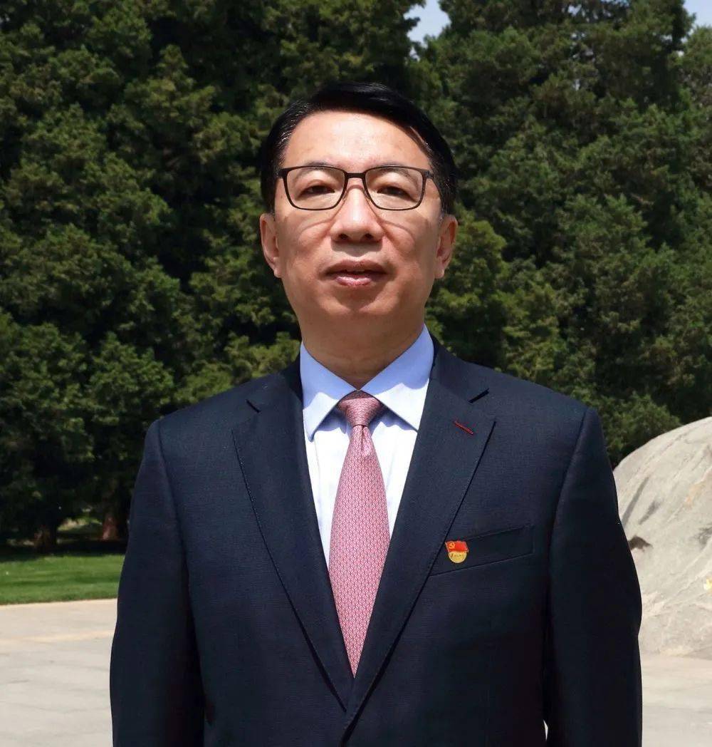 服务“引领区”，勇担使命再出发——新华社专访浦发银行党委书记郑杨_全球