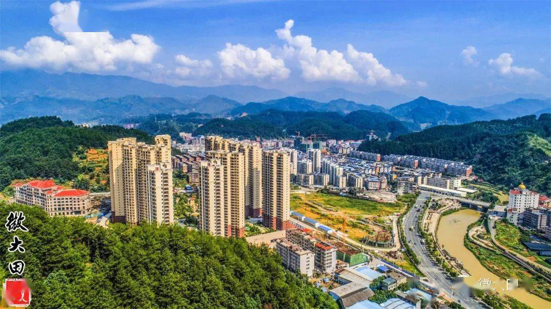 三,项目建设地点:大田县均溪镇兴业路与象山路交汇处美地公园段.