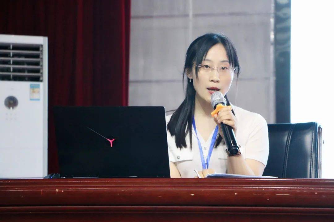 曲周进修附中校长 刘永霞襄阳长春外国语学校教师 王晓慧海口一中教学