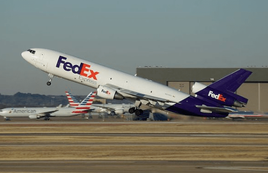 美国联邦快递平均机龄超过 20 年,在 dc-10-10 退役后,它仍拥有 13 架