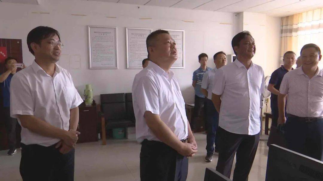 市领导李景浩,王波,胡文奇,柴晓锋,副县级干部洪俊波参加活动.