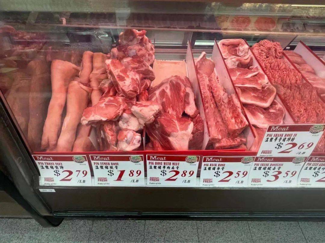 物价暴涨!疫情结束!实拍今日美国超市物价!穷的只能吃鸡!(组图)