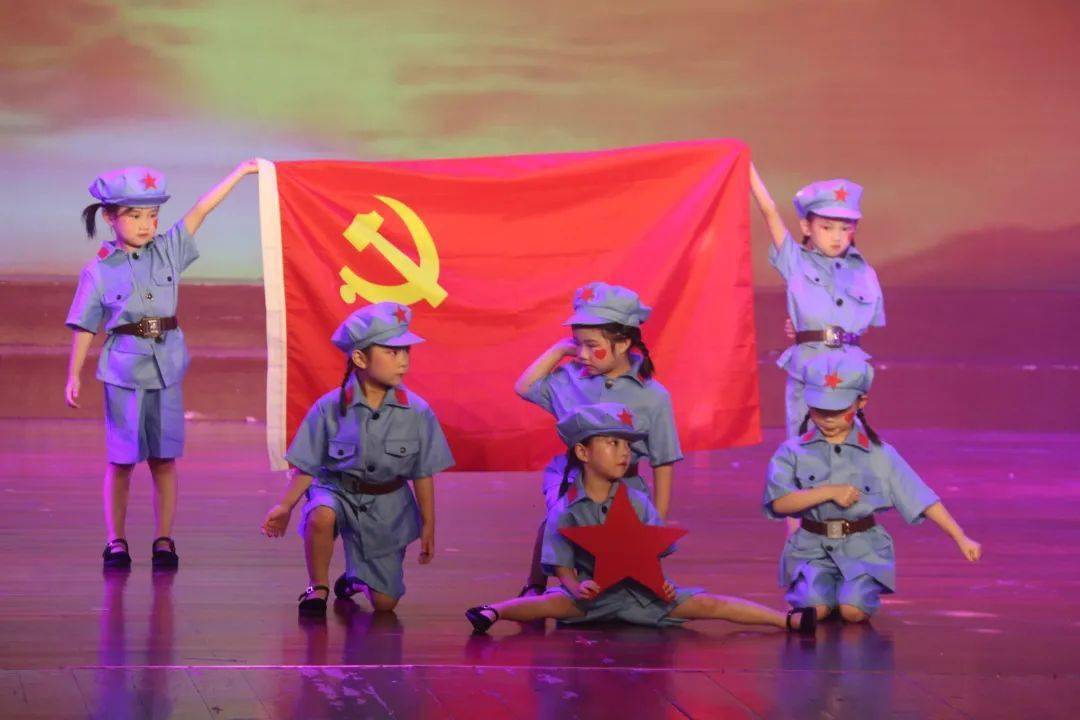 丰泽区宝秀实验幼儿园    滑动查看更多图片 >>>情景剧《中国梦·小小