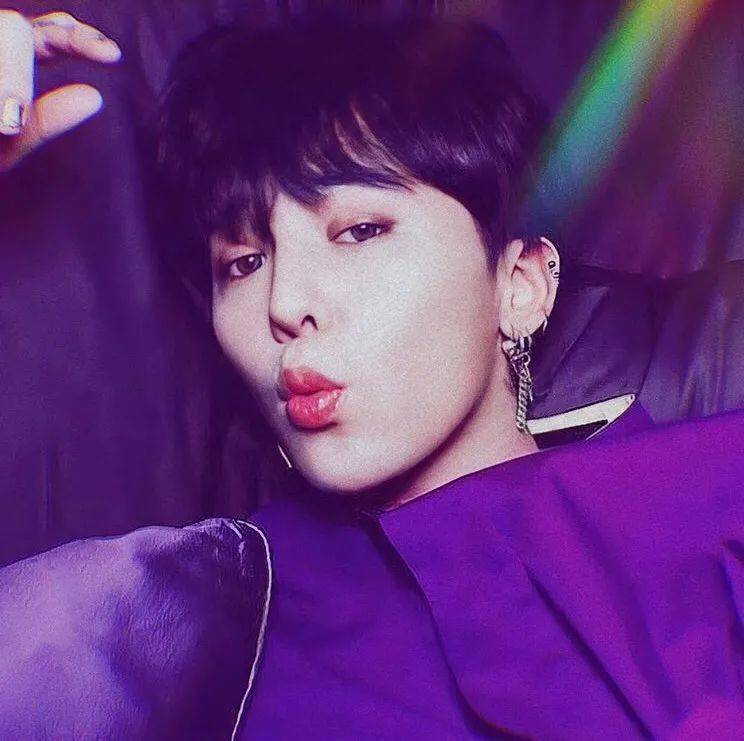 每张都很迷人!权志龙不同风格大头照