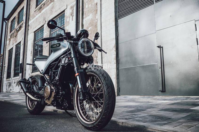 husqvarna白箭/黑箭401正式上市 售价5.18万元