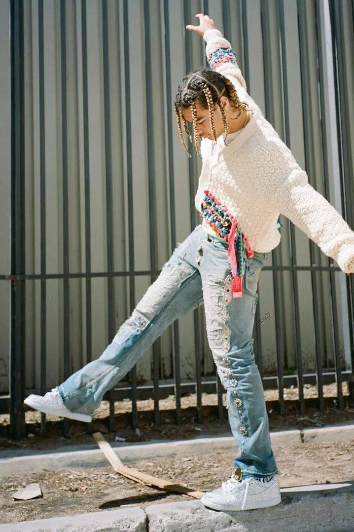 Travis|泼墨 破坏 微喇，关于牛仔裤回潮，NIGO、TS 等人的不同喜好