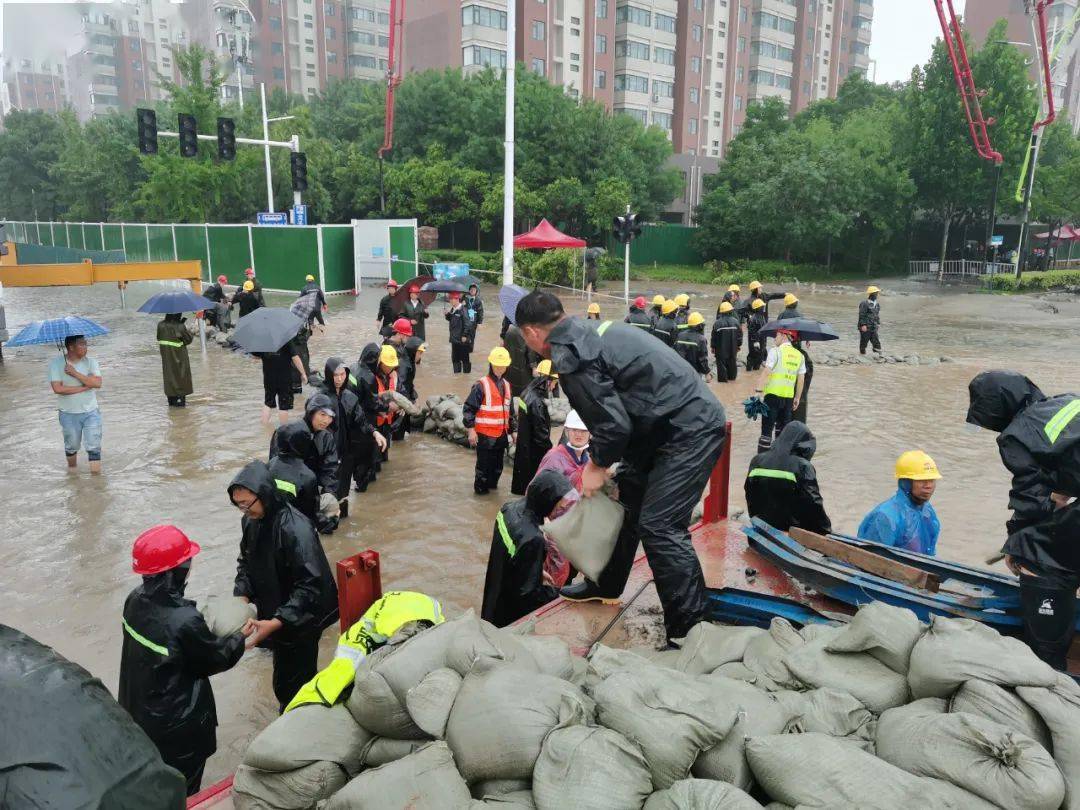 该项目福塔东站施工现场位于郑州市经开区第三大街主干道地势最低点
