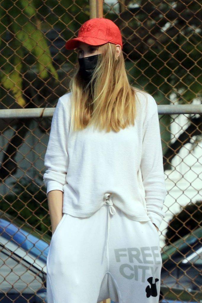 Emily|get欧阳娜娜同款小红帽 做运动休闲时髦精