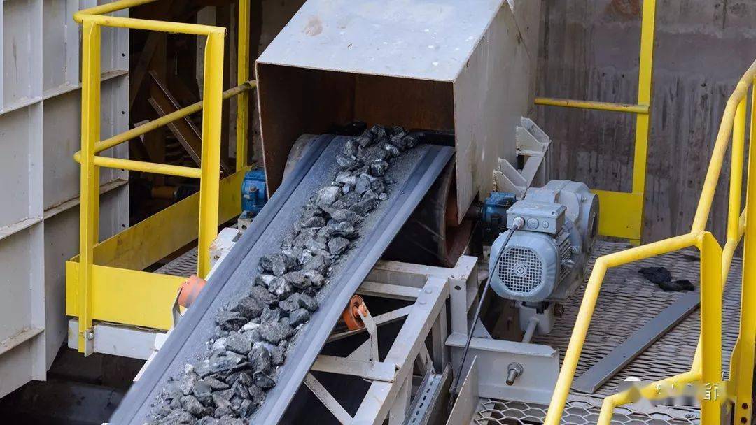 运输过程的每个阶段都必须畅通无阻,另外,传送带的速度必须适宜于整个