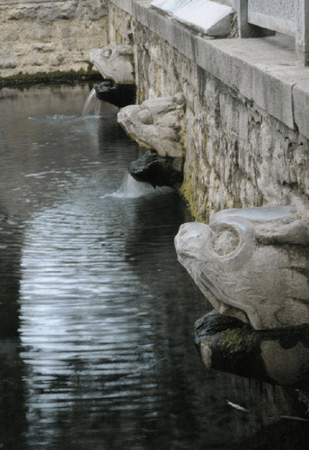 泉城"家底":济南黑虎泉里的兽头到底是什么?_虎头