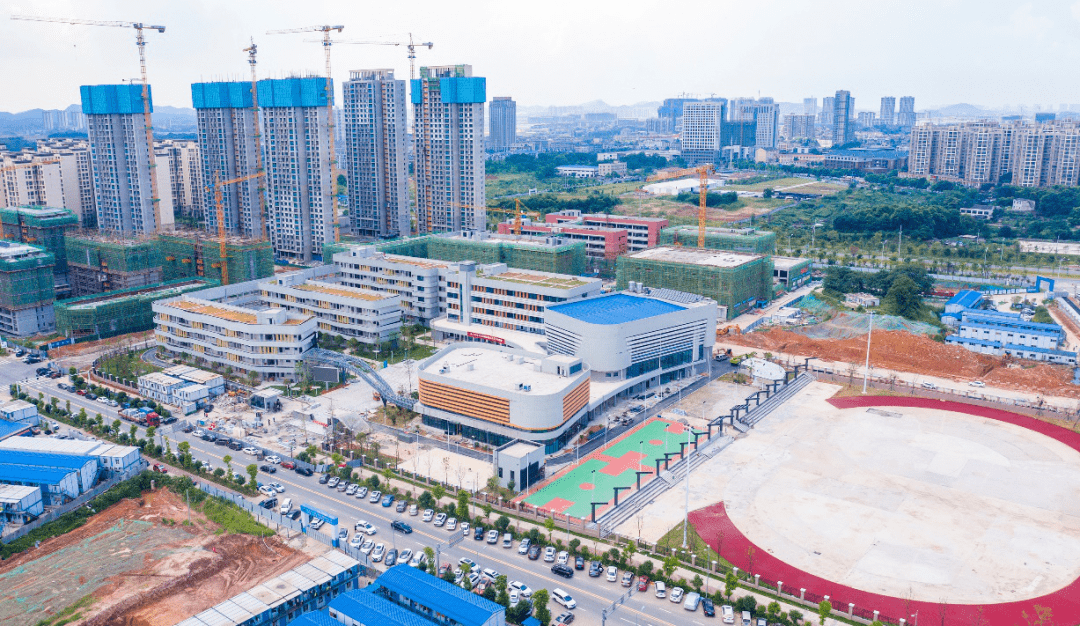 长沙高新区麓谷凌云小学正式揭牌