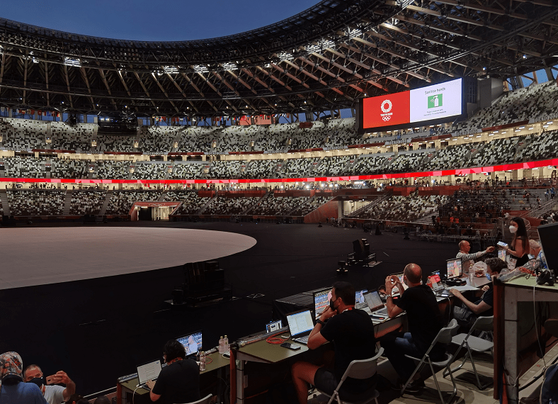 东京奥运会今晚开幕!现场观众超三千人,这个看台几乎满员