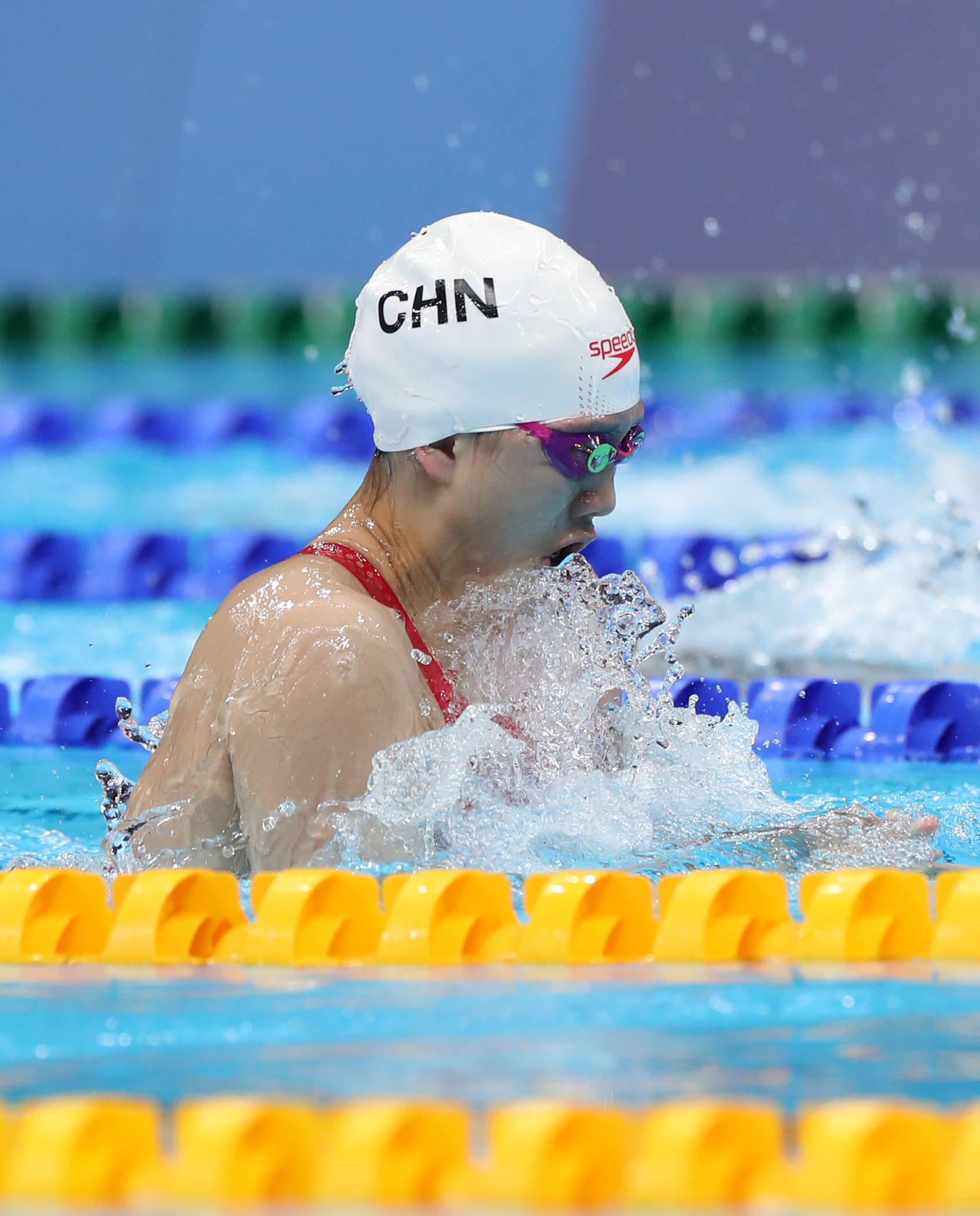 新华社记者 丁旭 摄当日,东京奥运会女子100米蛙泳预赛在东京水上运动