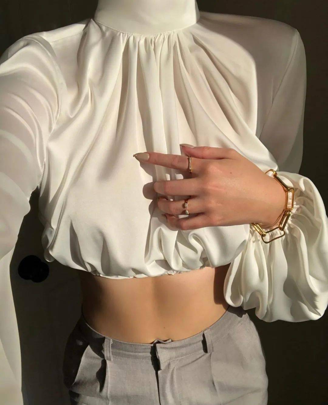 设计|今夏巨美“褶皱风”！显脸小，显身材，时髦女孩一定要穿！