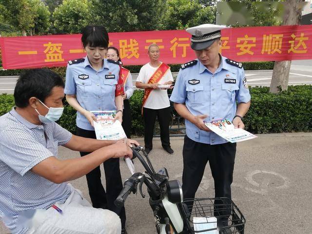 摩托車,電動自行車佩戴安全頭盔,駕乘車輛佩戴安全帶的重要性以及交通