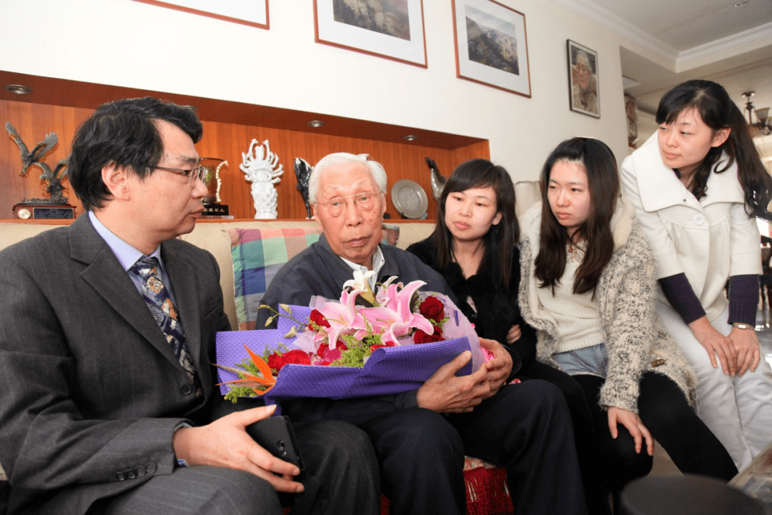 一家中医院在坚守中的蜕变_特色