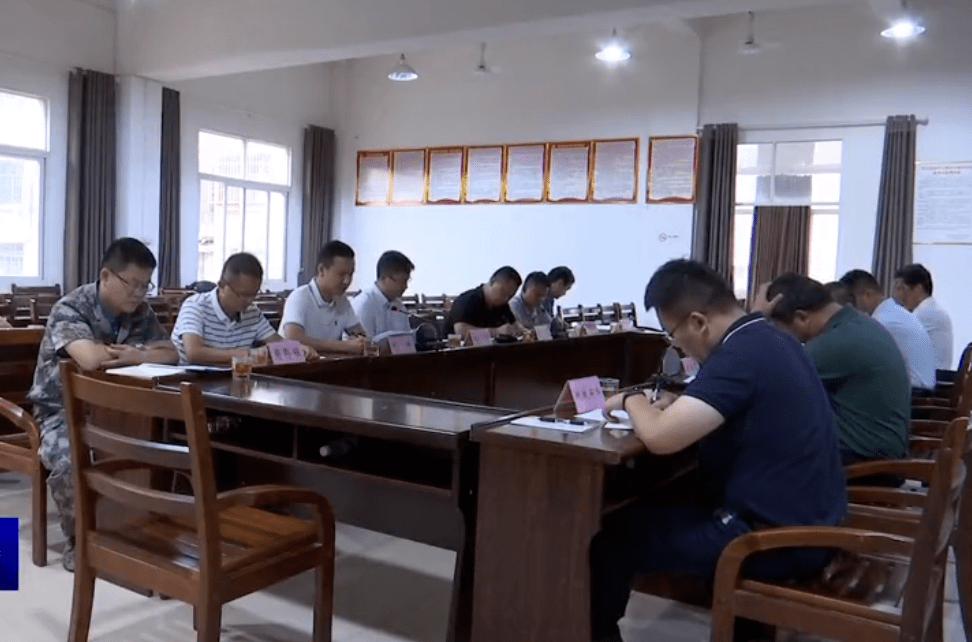 州委常委,县委书记赵刚,县委副书记,县长杨华,副县长刘林等领导参加