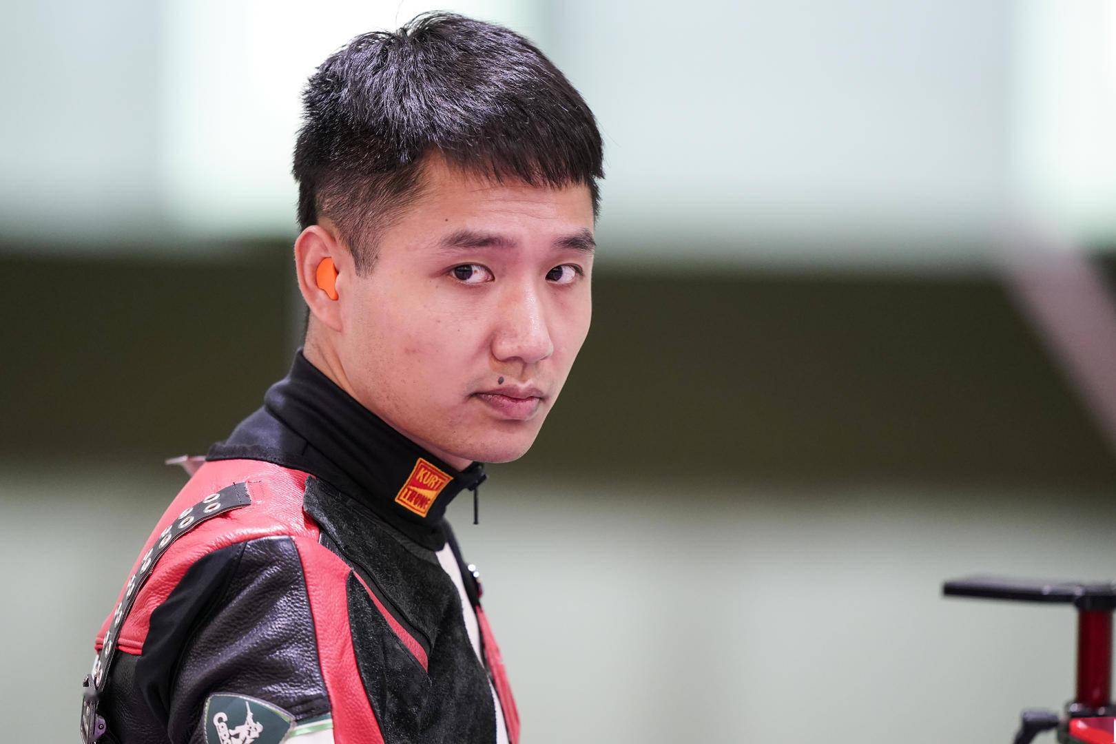 杨皓然射落个人奥运首金,振臂一呼!杨倩已经挂上东京第二金