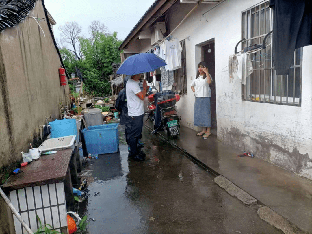 风雨中的丹东铁军丨后山村干部奋战防汛防台第一线