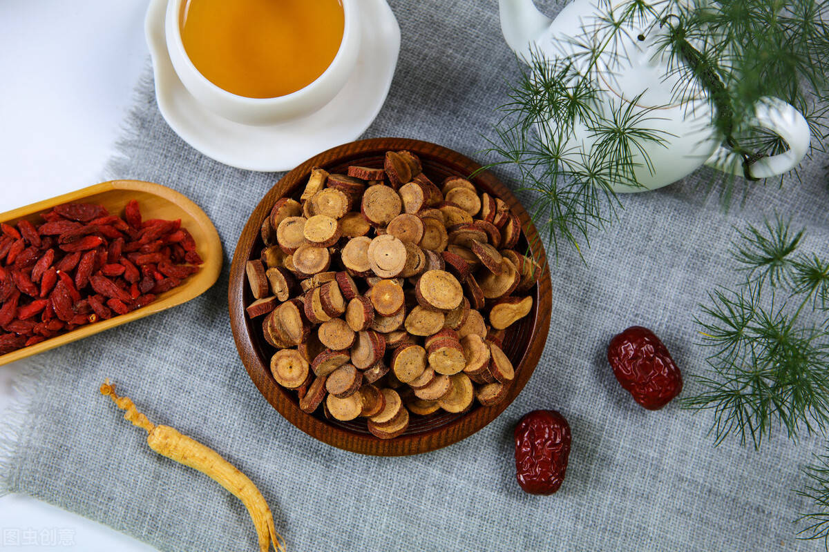 初夏即将来临,适合夏天喝的甘草茶,你知道它的功效和禁忌吗?