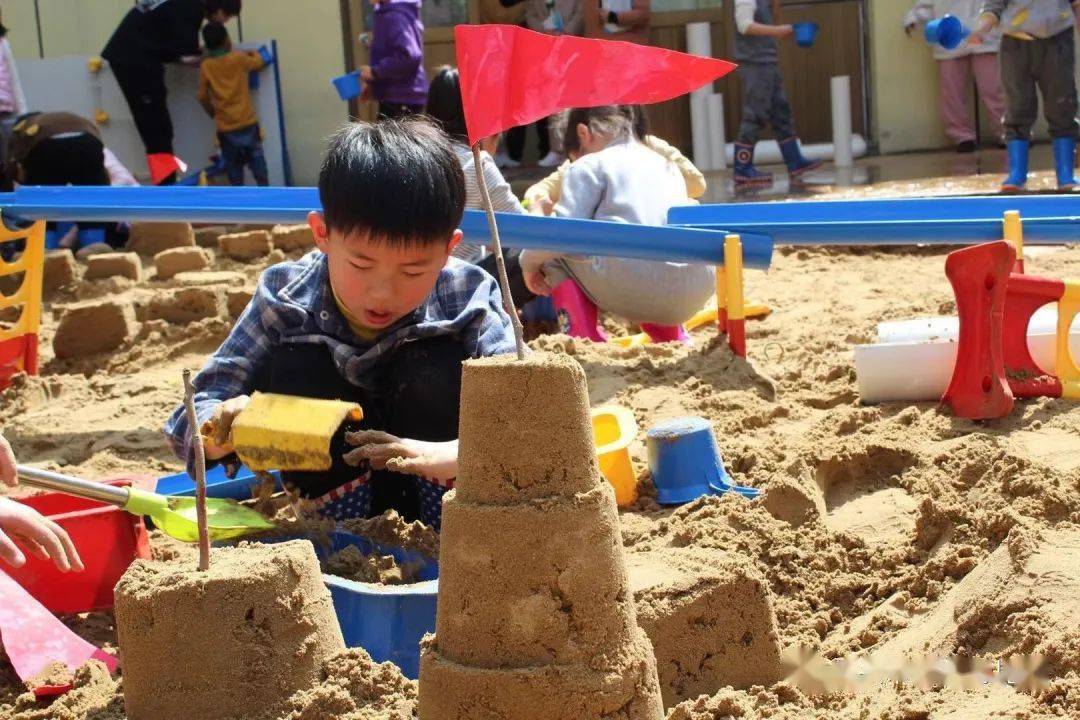 活动案例 | 沙水游戏中,如何捕捉孩子们的"哇"时刻?_管道