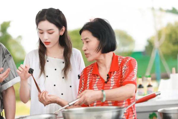 宁静|《中餐厅5》老朋友AKA店长黄晓明，这季竟碰上了她！