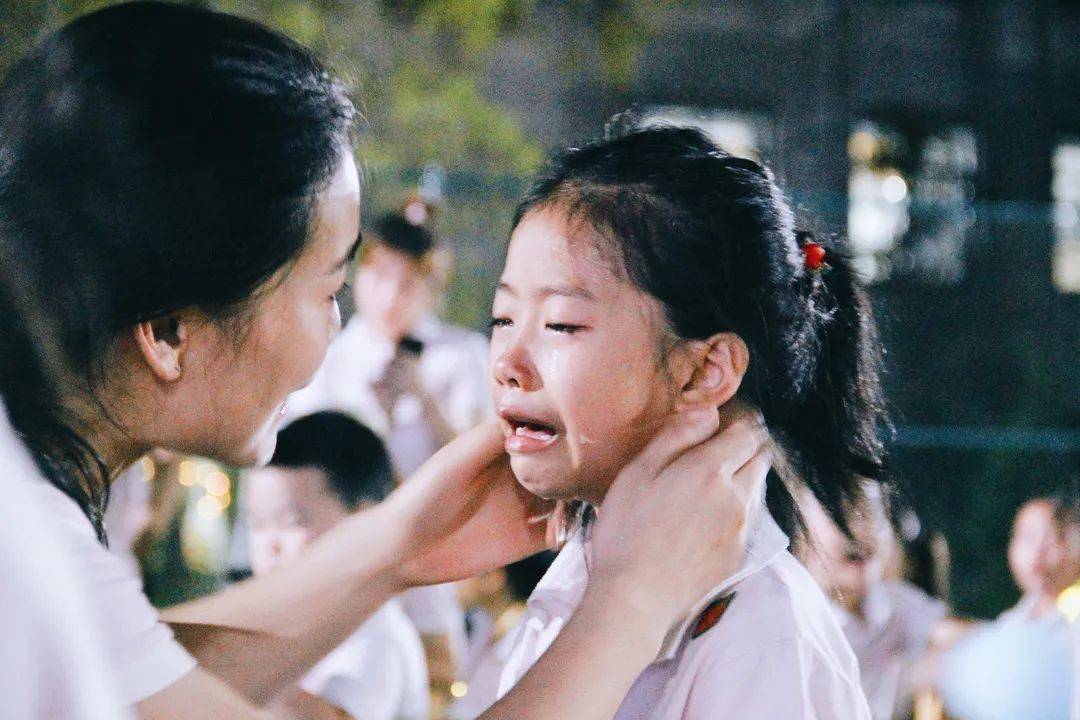 最后一夜美食热闹眼泪轮番上演这个夏季我们不说再见