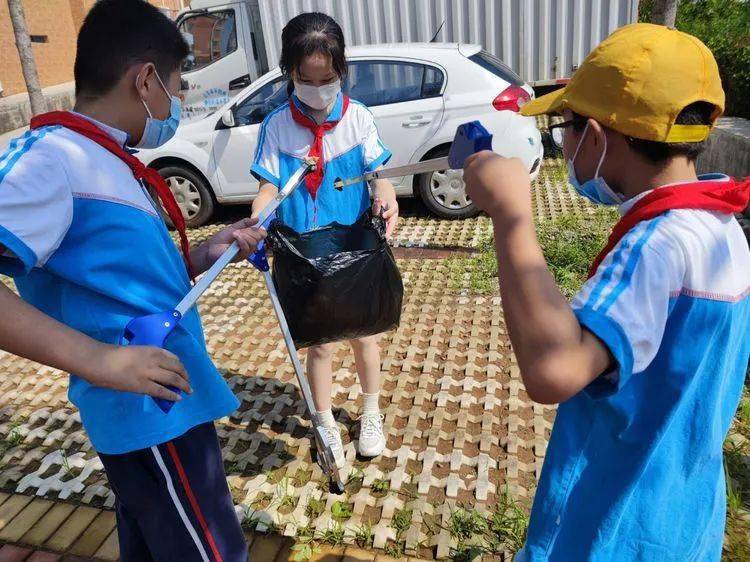 垃圾分类我先行争做环保小卫士会仙山社区垃圾分类活动