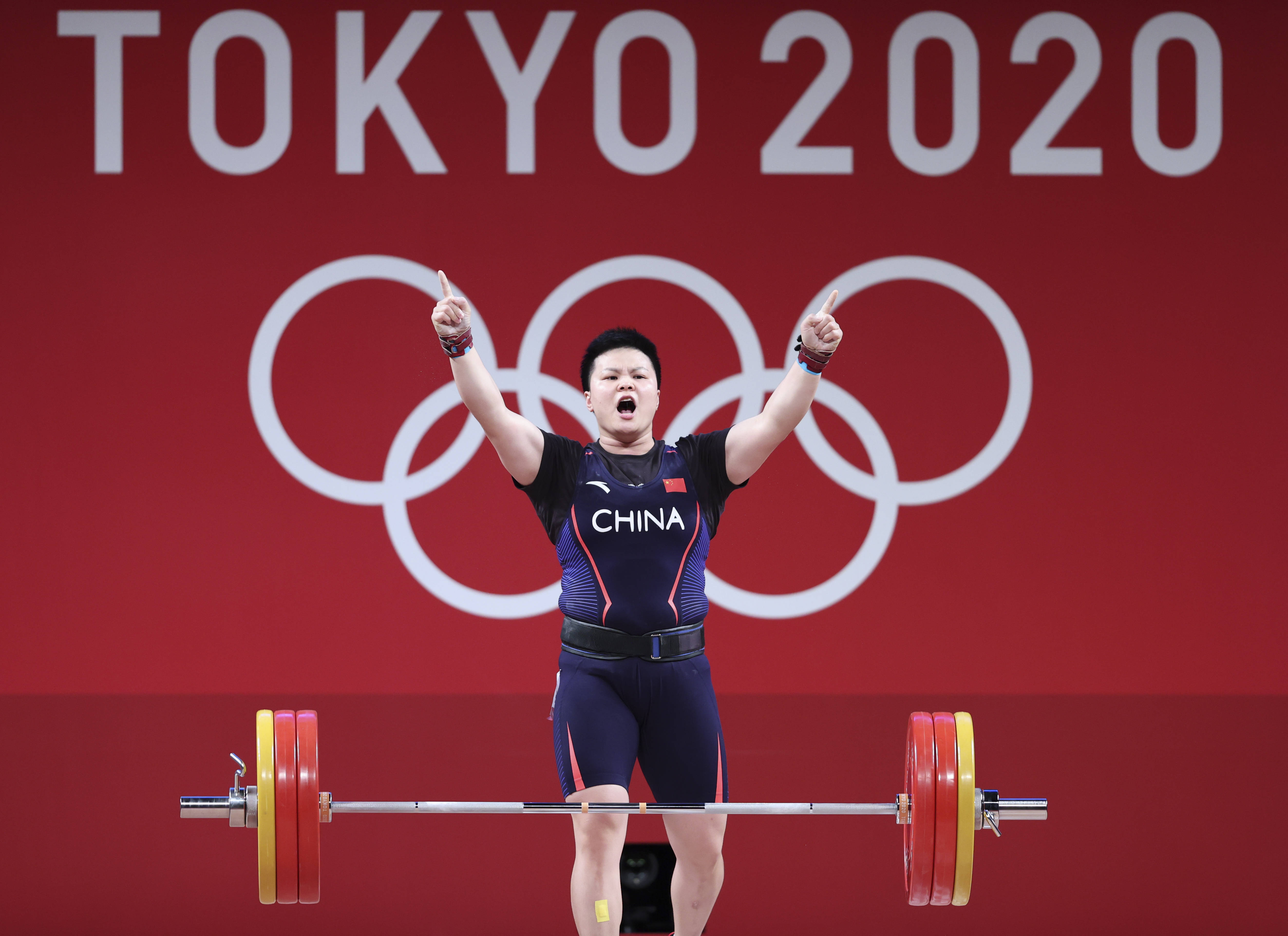 举重——女子87公斤级:中国选手汪周雨夺冠