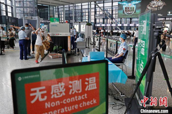上海两大机场防疫管控升级