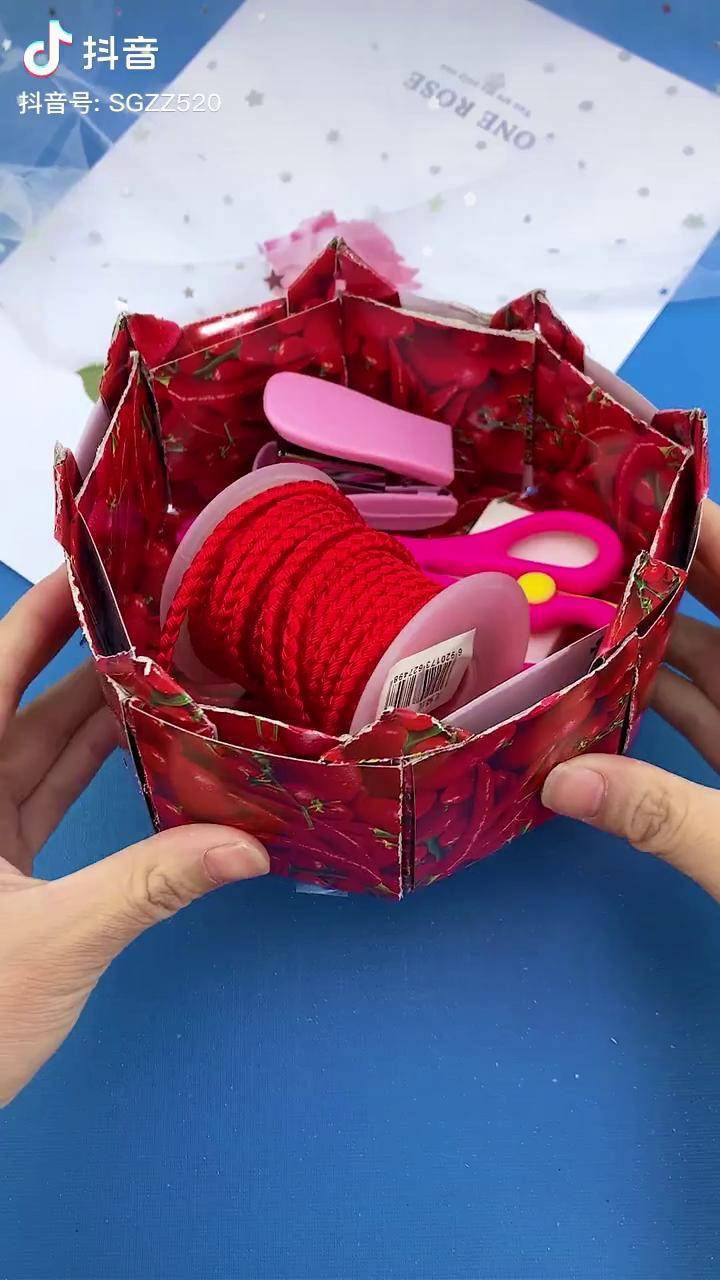 教你用扑克牌做过年用的果盘废物利用