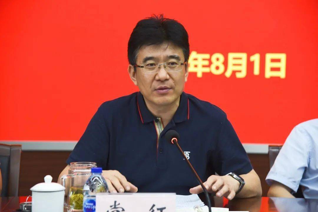 区镇领导夏立新,黄祥亮,黄晓东,郭文谦等出席会议,区镇疫情防控指挥部