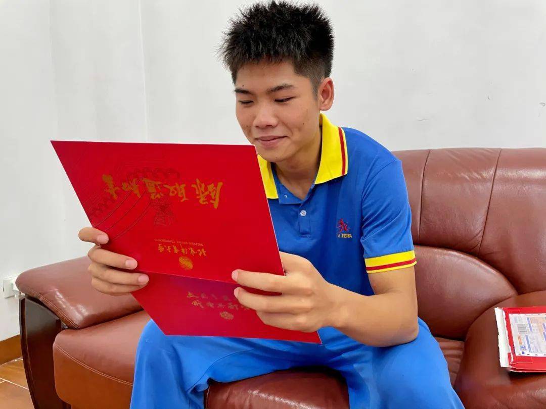 优秀术科满分江海篮球少年收到北体大录取通知书