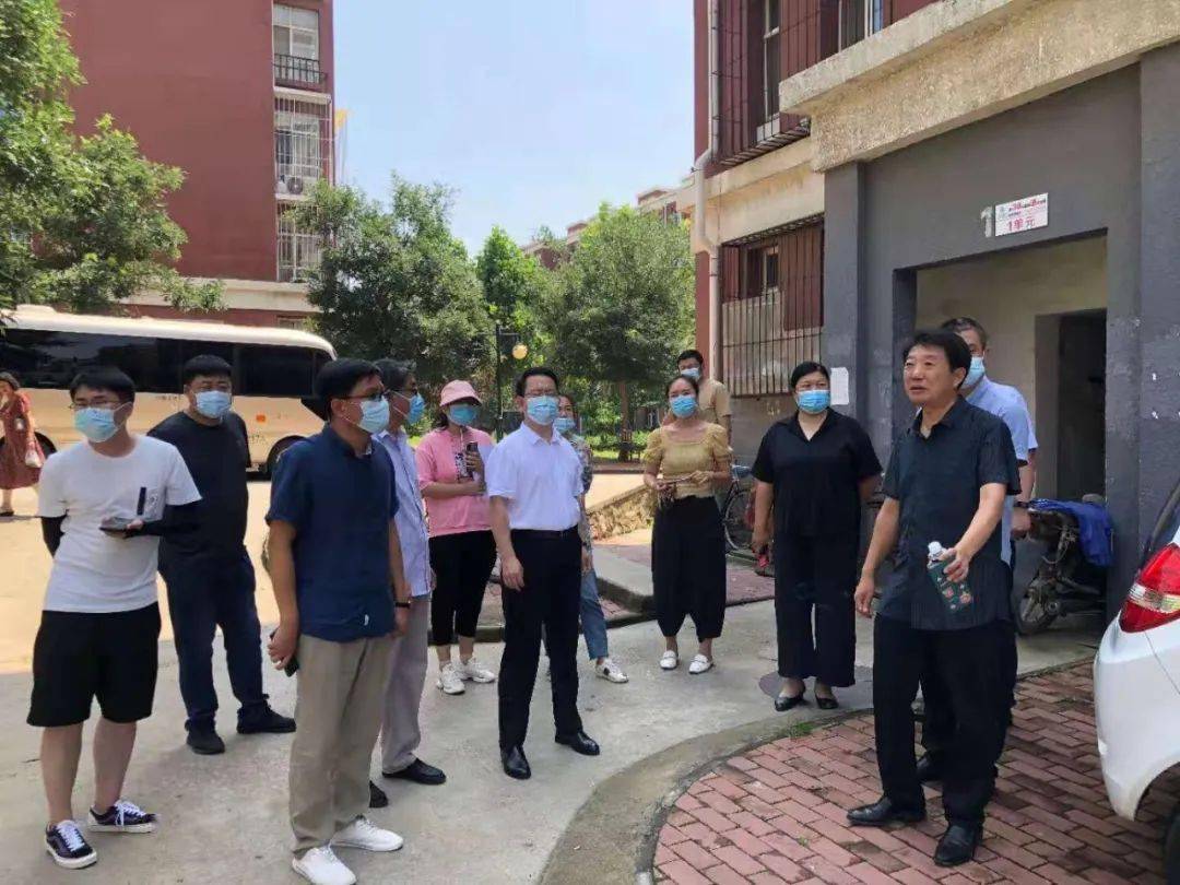 古冶区就文明城市专项问题整改工作现场办公_路军强