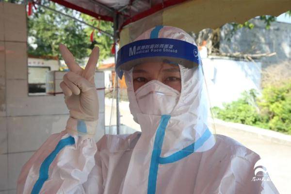 疫情|35℃下的坚守！这群人，可爱又可敬！