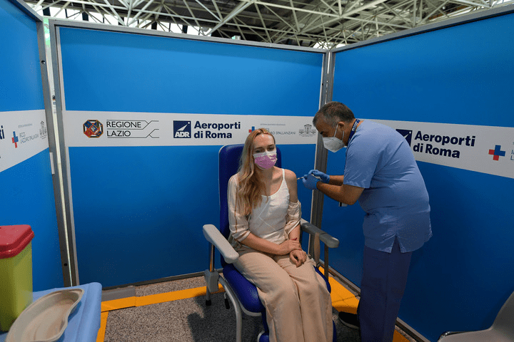 接种|环球深壹度 | 多国报告新冠病毒“突破感染”，怎么办？