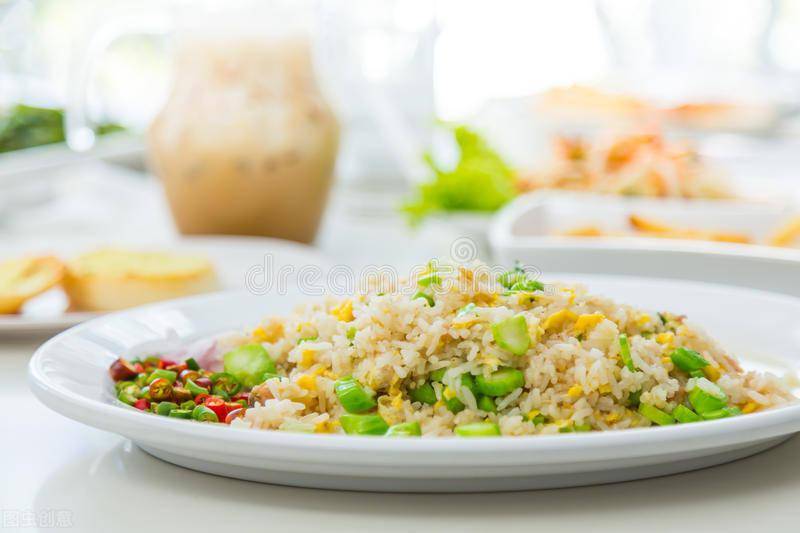小孩子做蛋炒饭简单的 112f2b6b5c33487ea90d4b80123bcb0a.jpeg