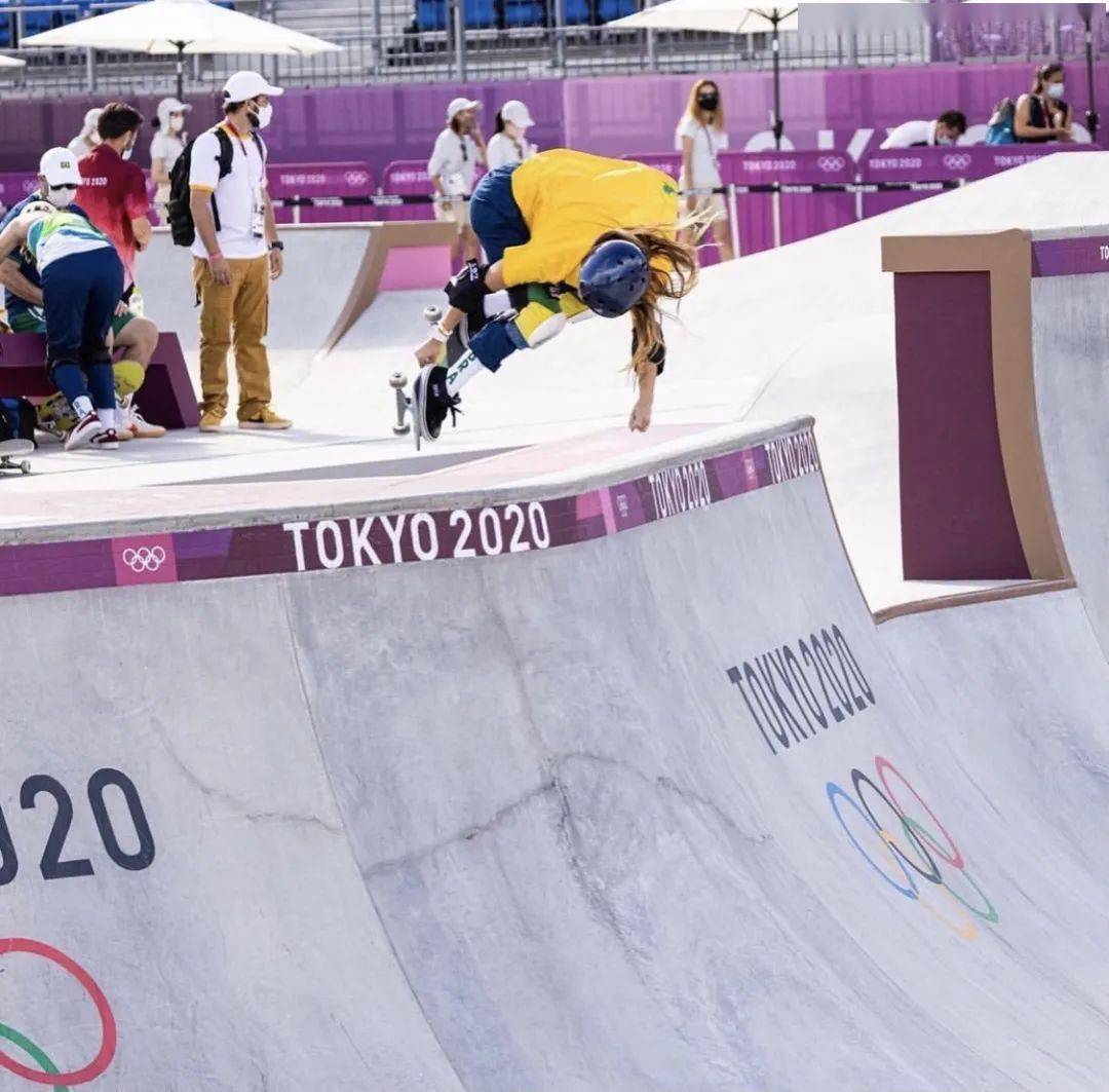 672020东京奥运会女子滑板碗池组比赛落下帷幕金牌由来自日本的yoso