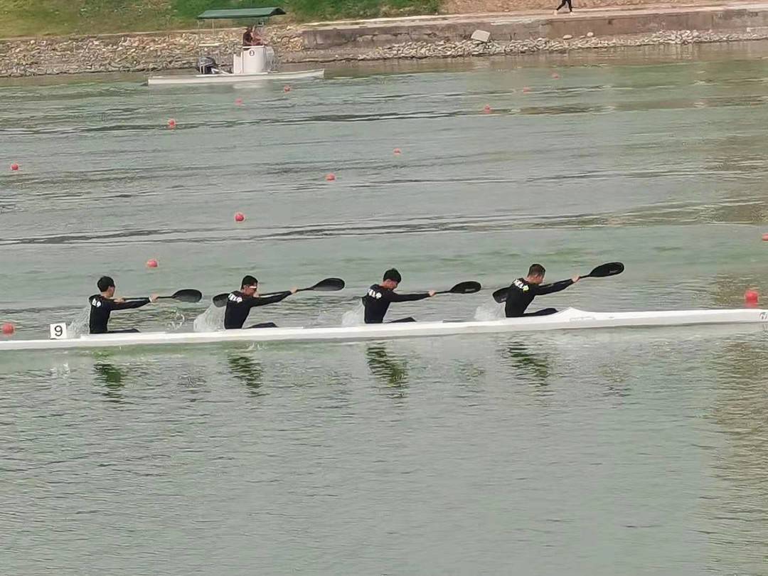 泸县九中皮划艇队图片