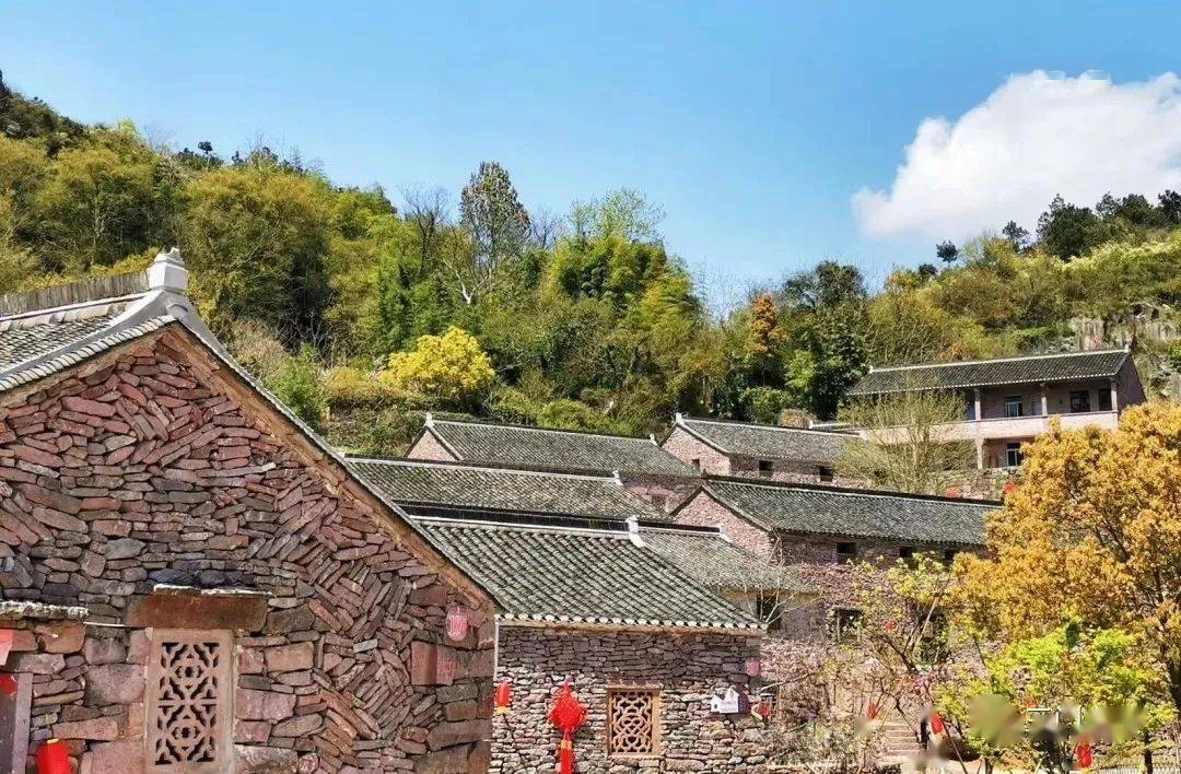 黄泥洞村,这里的石头藏满了故事