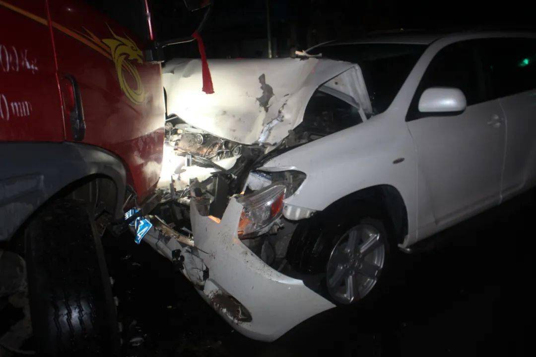 2021年5月12日23时许,正蓝旗桑根达来镇十字路口处,斯某某醉酒后无