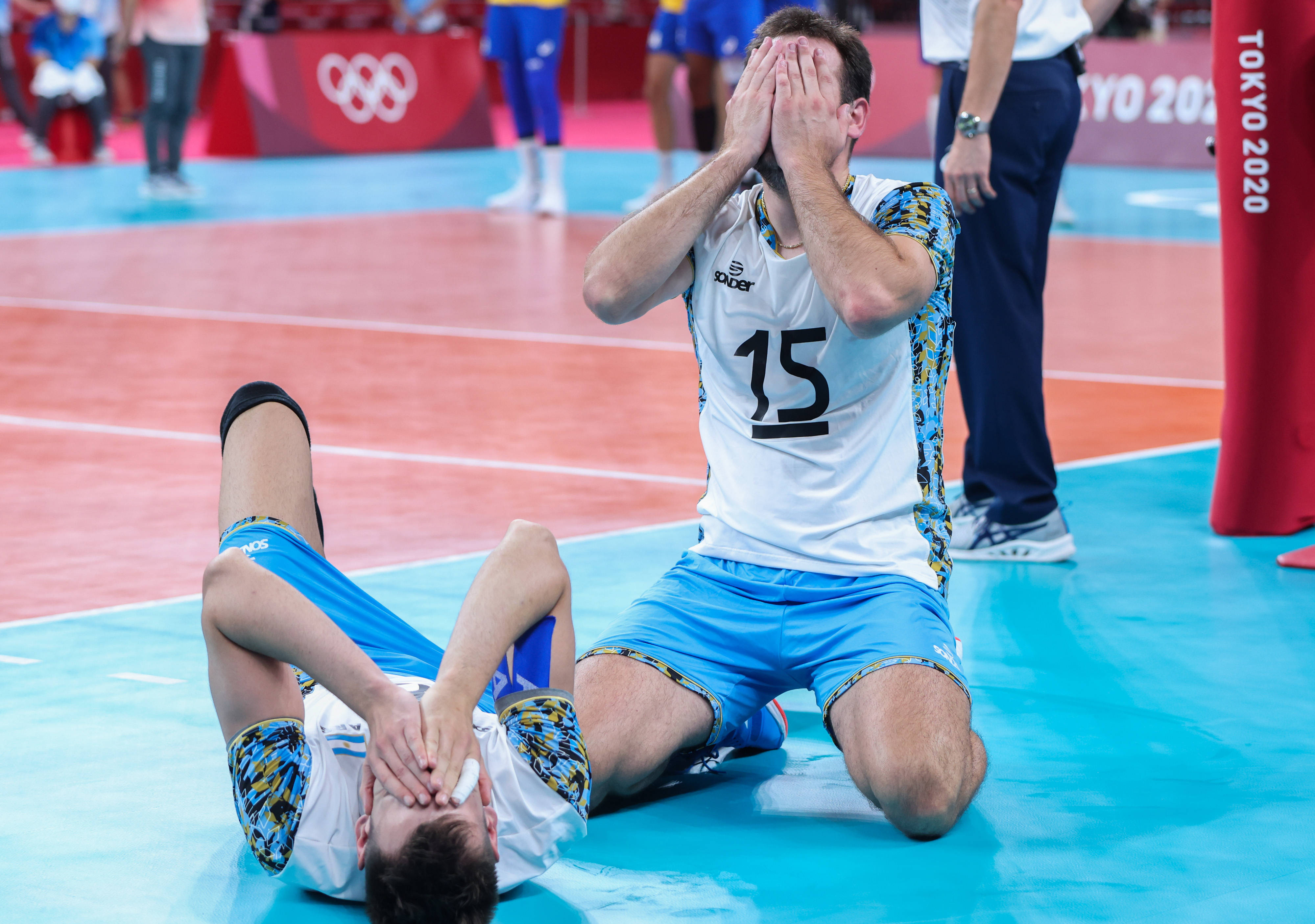 排球——男排:阿根廷获铜牌