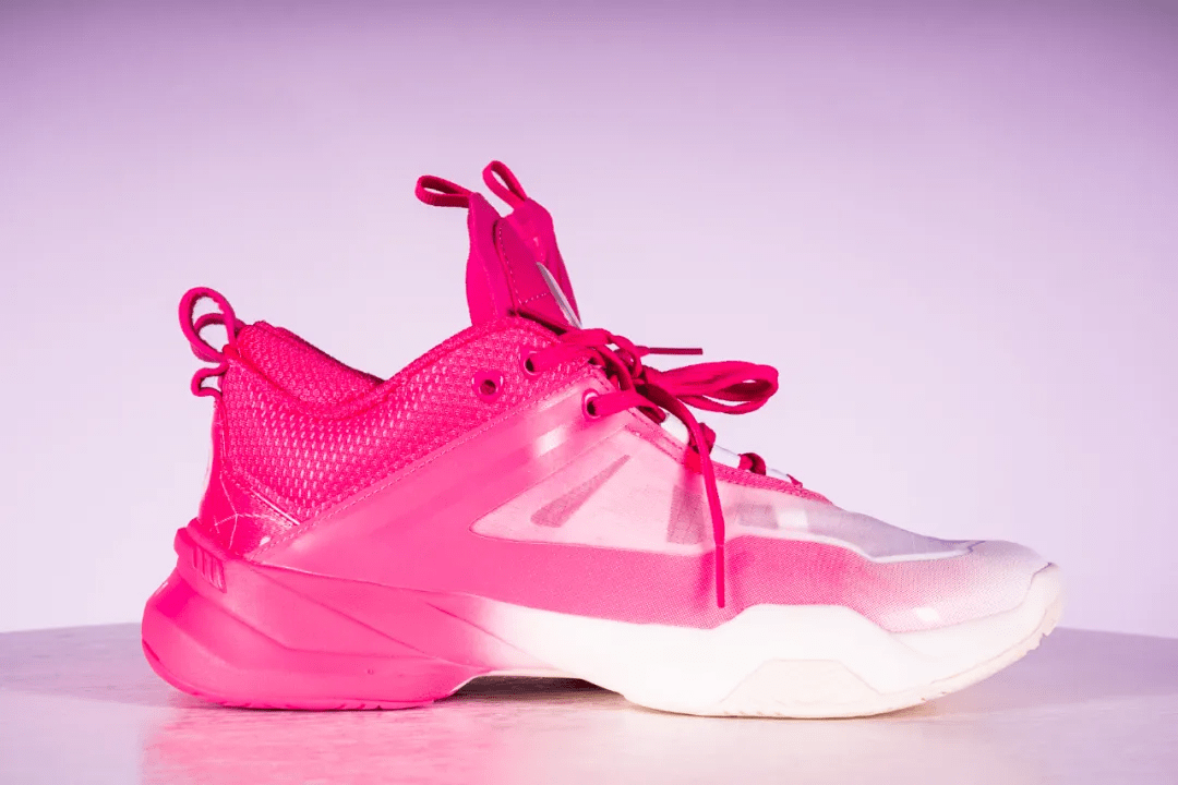 球鞋开箱准者氢一代七夕配色渐变粉很骚气