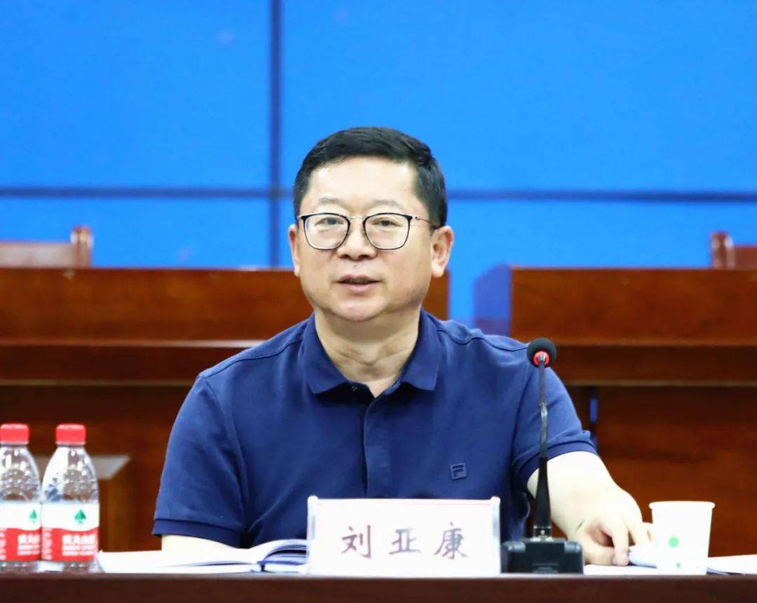 刘亚康调研垦区各团场棉花提质增效和疫情防控工作