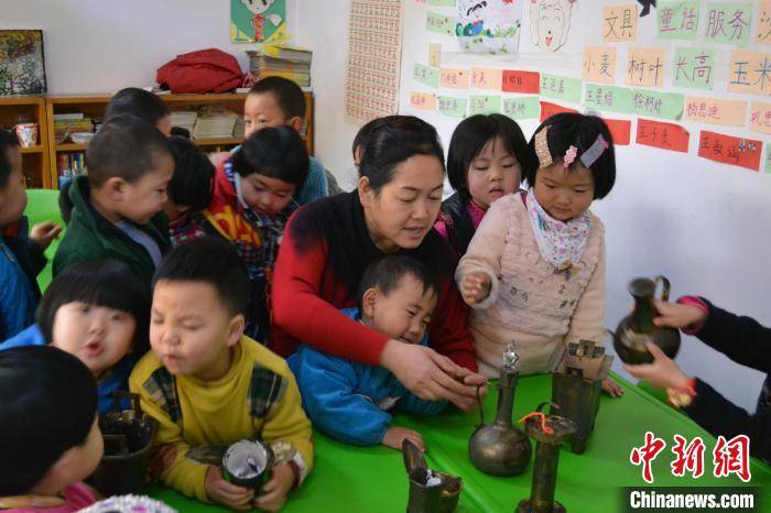 家长|甘肃“园长奶奶”34年幼教路：从招生难到抢号入园