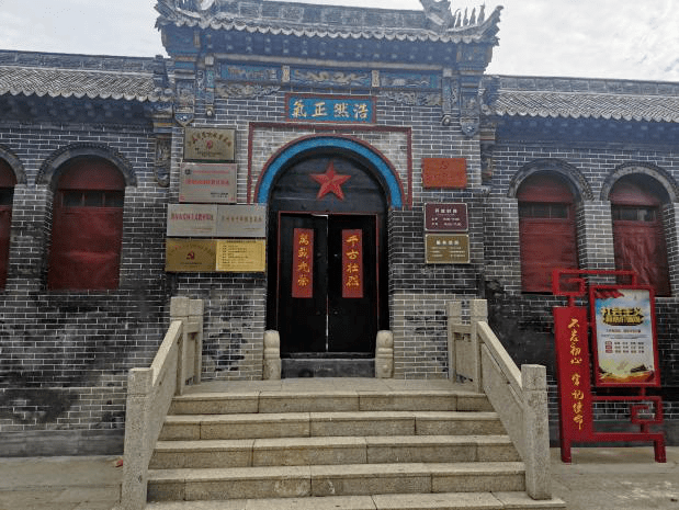 青州市段村烈士祠为了更好地了解红色文化,7月25日上午,实践队队员王